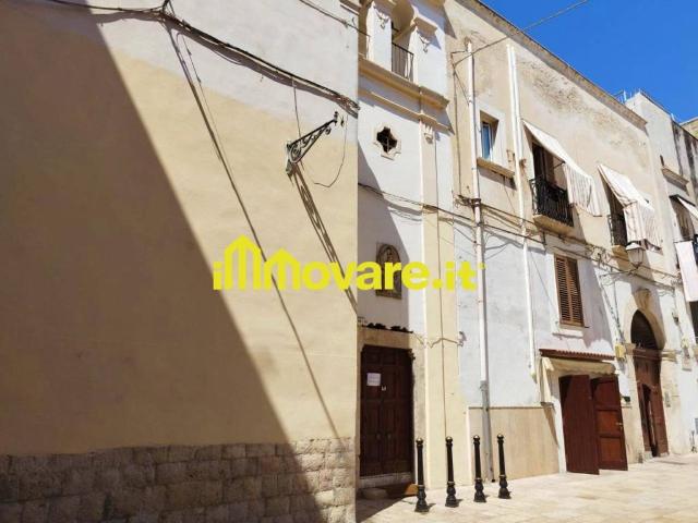 Vendesi trilocale a Bari strada San Marco, 34, San Nicola Borgo Antico