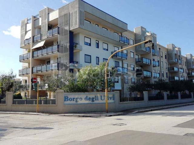 Vendesi trilocale a Bari via Nazionale, 20, Palese