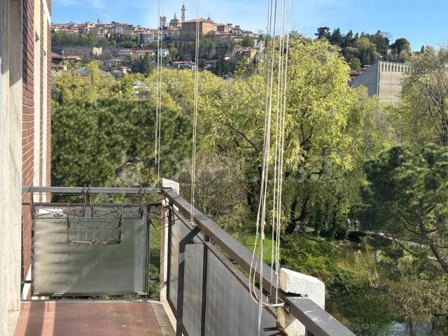 Vendesi trilocale a Bergamo via Broseta, 57, San Paolo