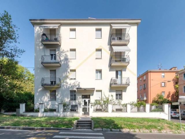 Vendesi trilocale a Bologna via Siepelunga, 47, Colli Murri