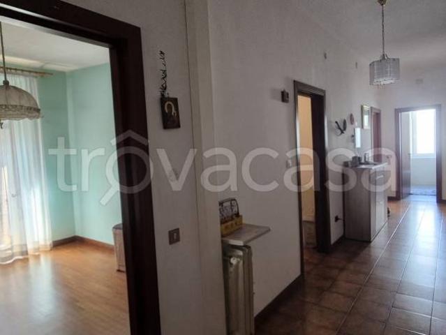 Vendesi trilocale a Bolzano via Piave, Centro città