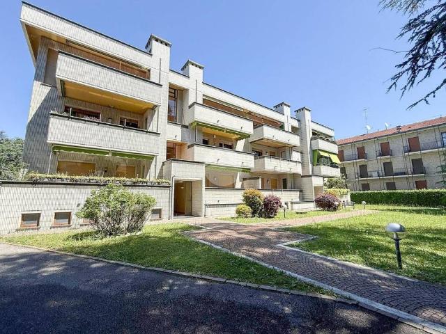 Vendesi trilocale a Cusano Milanino viale dei Fiori, 39