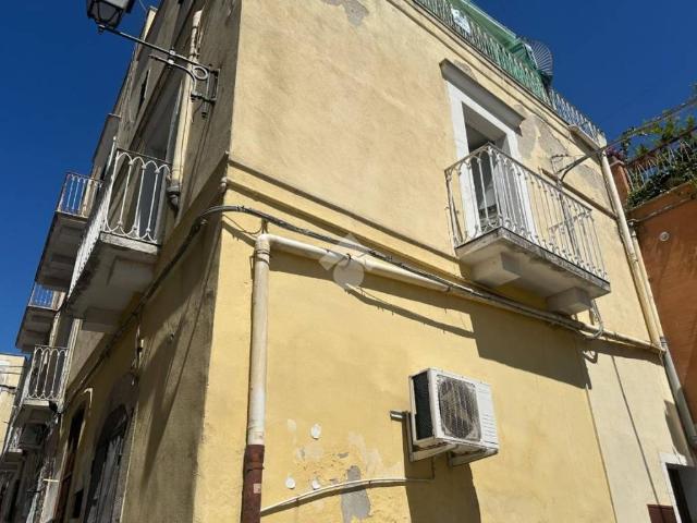 Vendesi trilocale a Canosa di Puglia via Trieste e Trento, 46