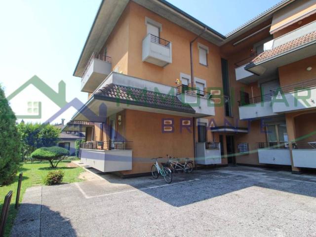 Vendesi trilocale a Casorate Sempione via 25 Aprile