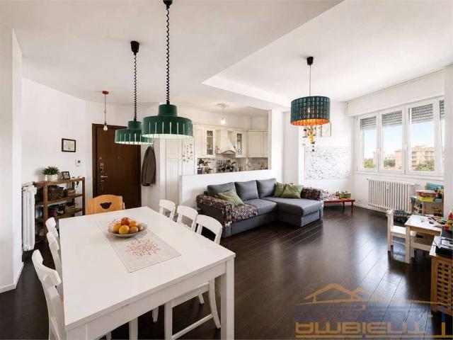 Vendesi trilocale a Casatenovo via Fogazzaro, 2
