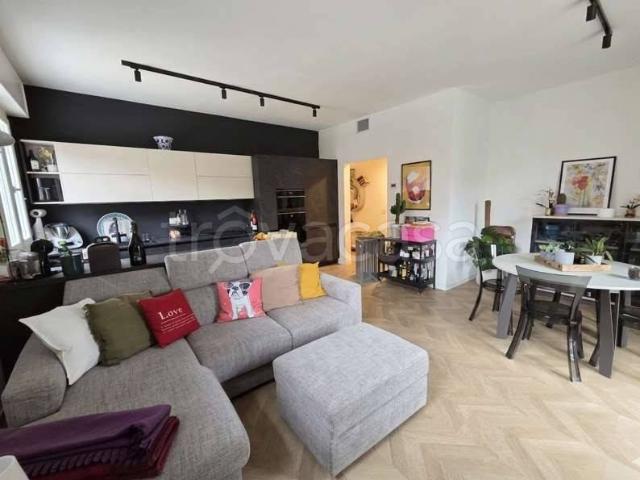 Vendesi trilocale a Casalecchio di Reno via calzavecchio