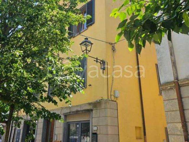 Vendesi trilocale a Castellina Marittima piazza Giaconi