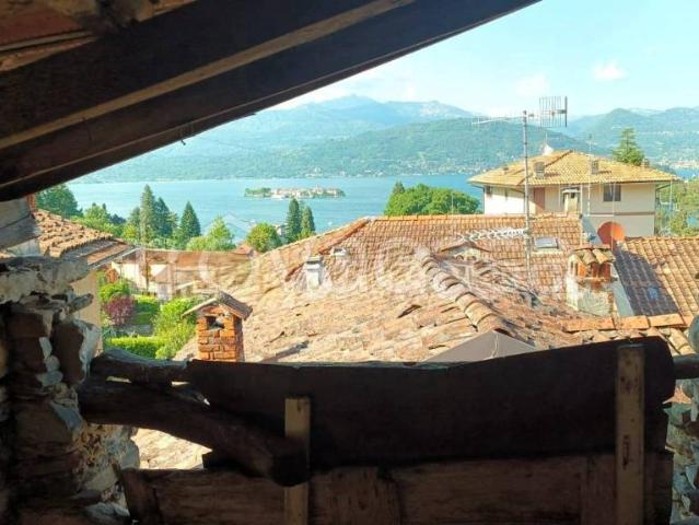 Vendesi trilocale a Carciano, Stresa