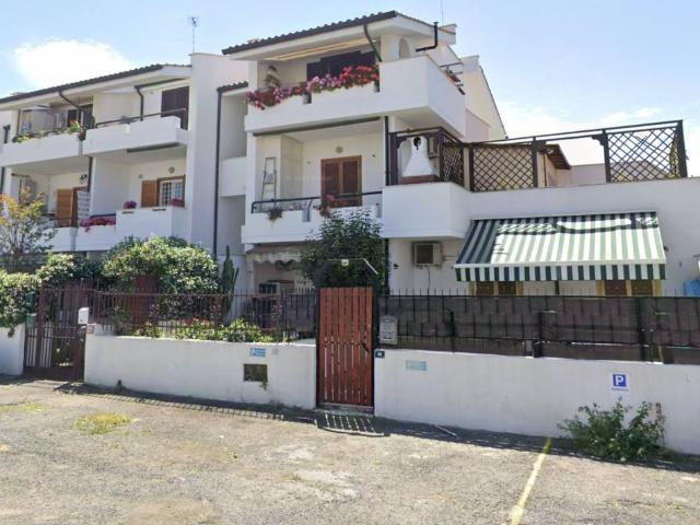 Vendesi trilocale a Cerveteri via Sutri