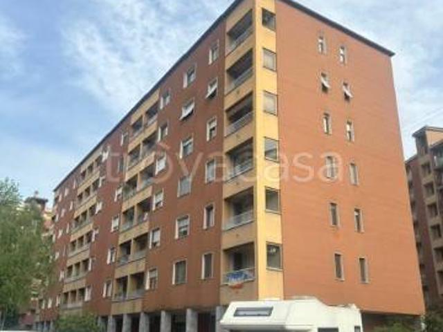 Vendesi trilocale a Cinisello Balsamo via Monte Grappa, 68, Borgo Misto