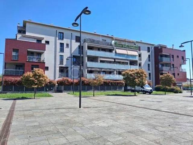 Vendesi trilocale a Cologno Monzese via Umberto Giordano, San Maurizio Al Lambro