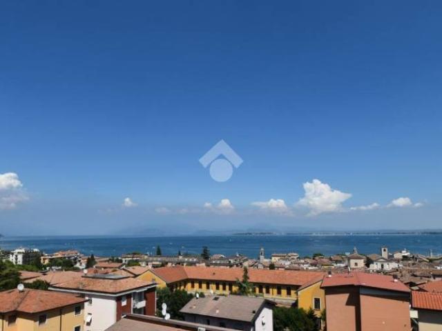 Vendesi trilocale a Desenzano del Garda