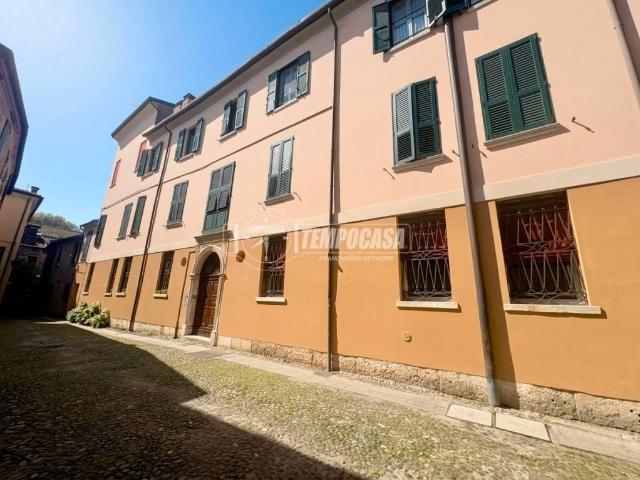 Vendesi trilocale a Ferrara vicolo Mozzo Torcicoda 2, Centro Storico