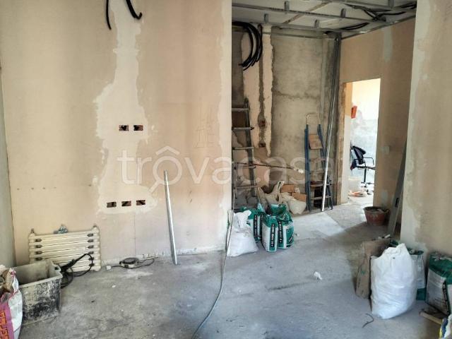 Vendesi trilocale a Firenze via Maragliano, 102, Porta al Prato San Jacopino