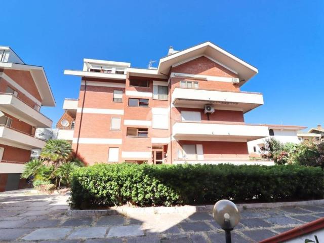 Vendesi trilocale a Francavilla al Mare viale Monte Sirente, 28