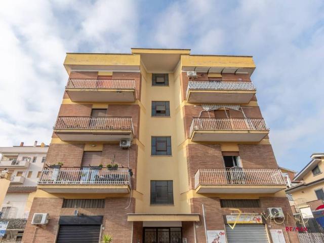 Vendesi trilocale a Guidonia Montecelio via Giuseppe Parini, 35, Setteville