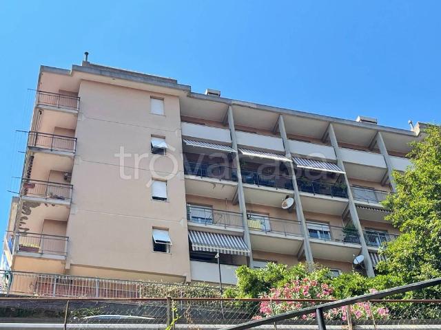 Vendesi trilocale a Genova via Campomorone, Pontedecimo