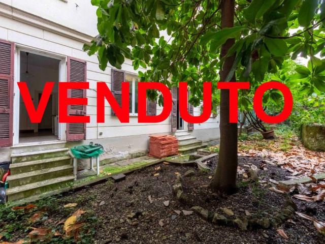 Vendesi trilocale a Genova via Accinelli, 3, Castelletto