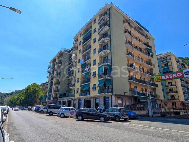 Vendesi trilocale a Genova via Emilia, 8, Molassana
