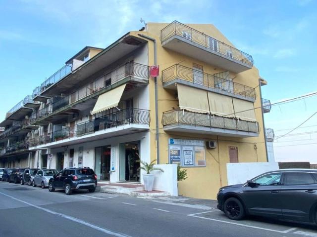 Vendesi trilocale a Itala via Roma 323