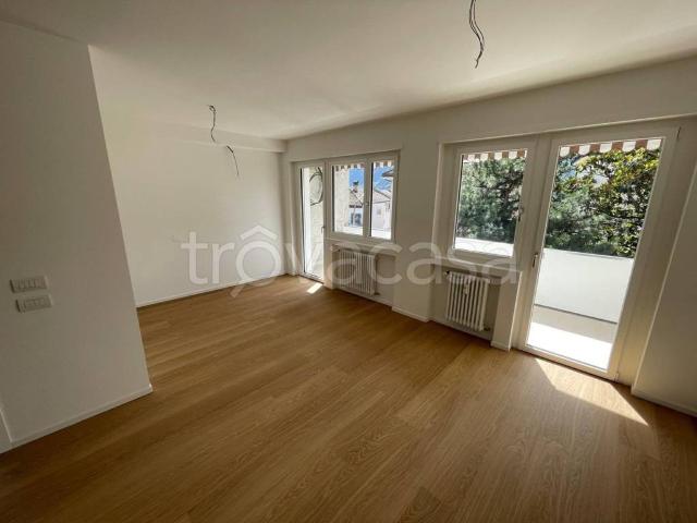 Vendesi trilocale a Laives