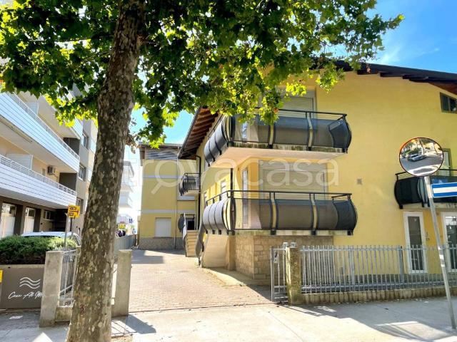 Vendesi trilocale a Lignano Sabbiadoro via Timavo