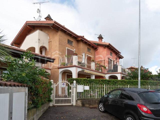 Vendesi trilocale a Puegnago del Garda via Serraglie, 31, Raffa