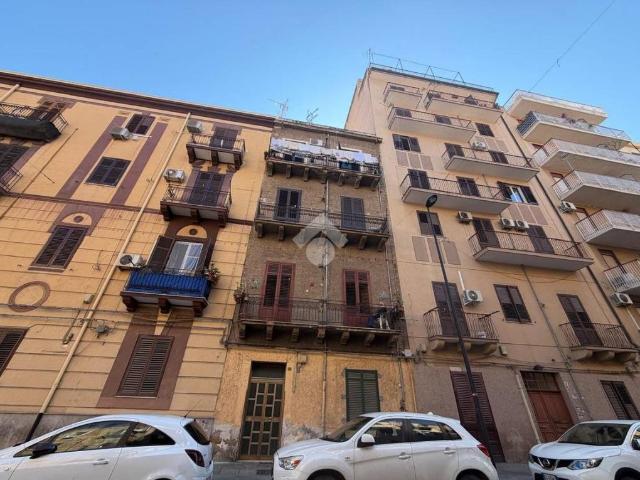 Vendesi trilocale a Palermo, Oreto Perez