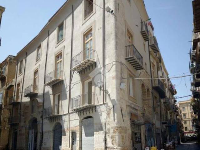Vendesi trilocale a Palermo via dei Frangiai, 9, Castellammare