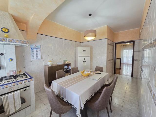 Vendesi trilocale a Palermo via delle Pleiadi