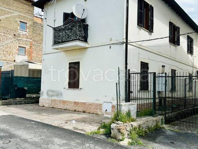 Vendesi trilocale a Palestrina via Colle Girello, 9