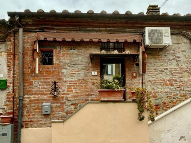 Vendesi trilocale a Peccioli via Monsavino