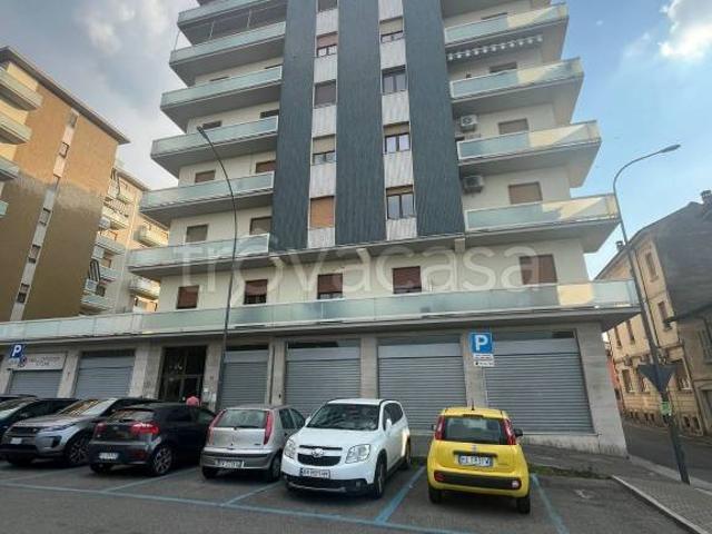 Vendesi trilocale a Piacenza viale Sant'Ambrogio, 15, Piazzale Milano Stazione