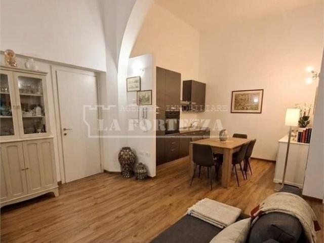 Vendesi trilocale a Pisa via Santa Marta