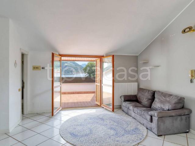 Vendesi trilocale a Porto Ceresio via Fratelli Bertolla