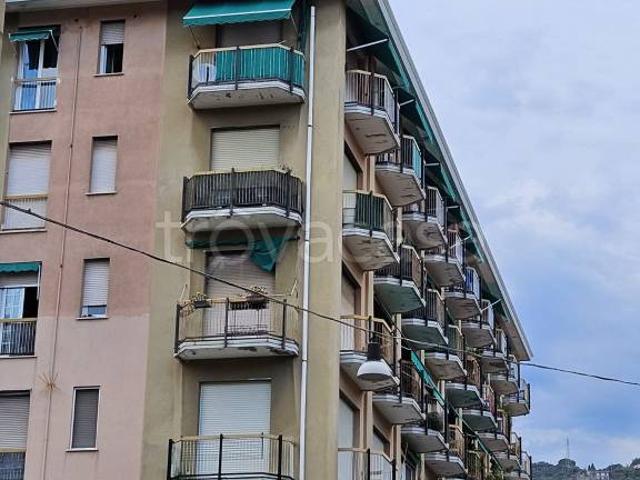 Vendesi trilocale a Rapallo via Alessandro Volta, 41, Centro Esterno Ferrovia