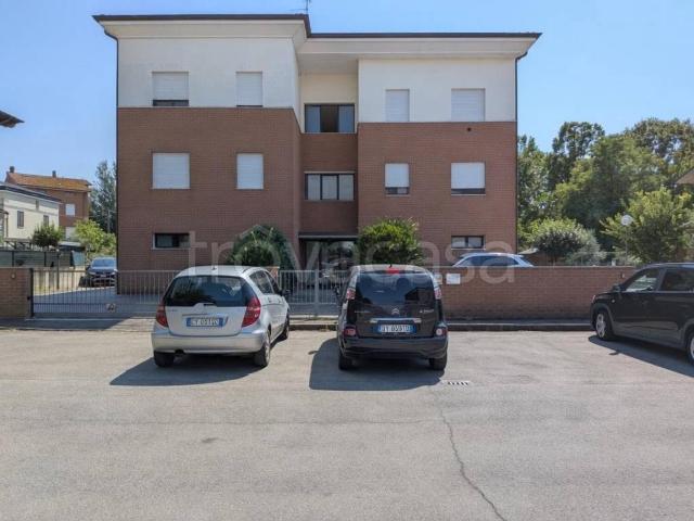 Vendesi trilocale a Ravarino via Olof Palme, Casoni