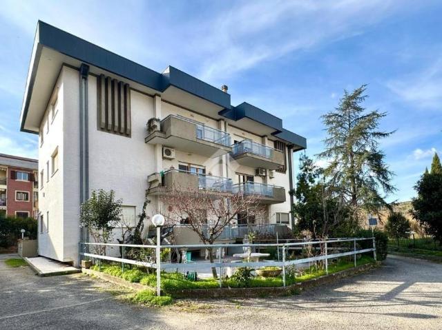 Vendesi trilocale a Rende via Cimabue, 151, Saporito