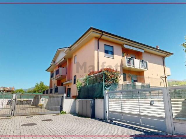 Vendesi trilocale a Rieti via Leone Cattani, 41