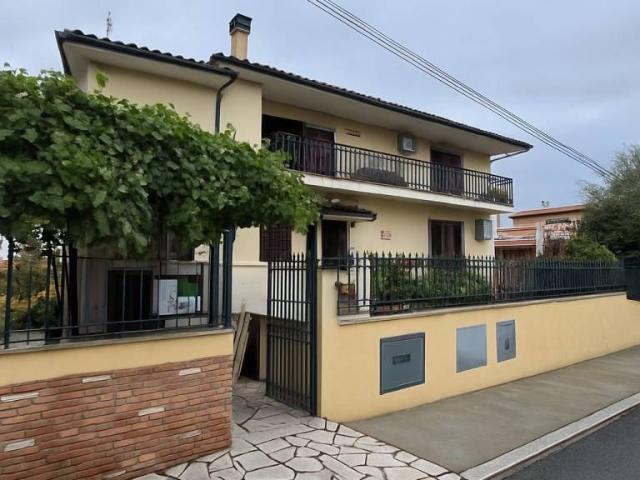 Vendesi trilocale a Roma, Borghesiana