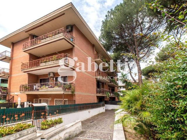 Vendesi trilocale a Roma, Mostacciano
