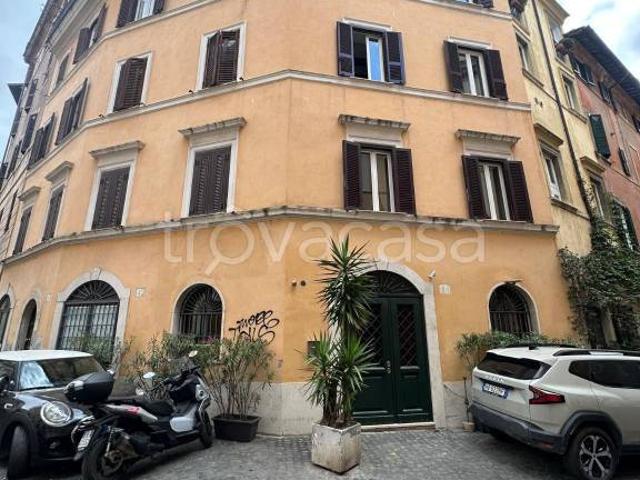 Vendesi trilocale a Roma via dei Chiavari, Largo Argentina