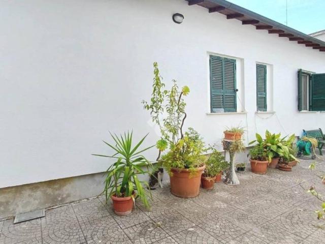 Vendesi trilocale a Roma via dei Durantini, 281, Pietralata