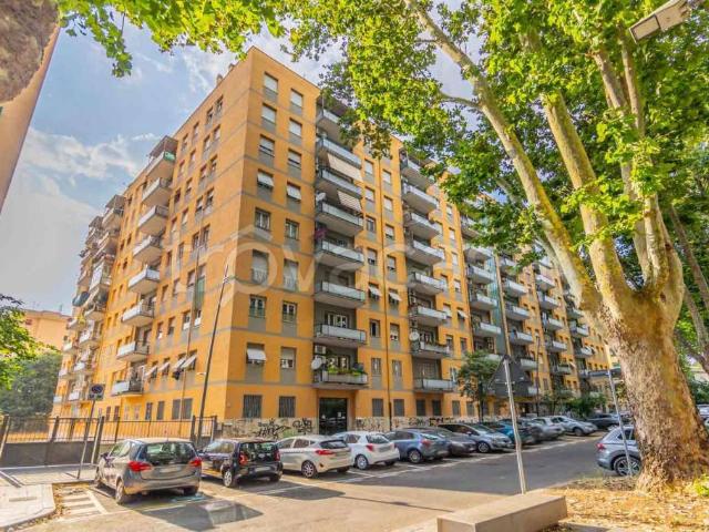 Vendesi trilocale a Roma via della Villa di Lucina, Garbatella