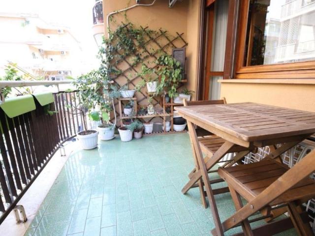 Vendesi trilocale a Roma via delle gondole, 38, Ostia Ponente