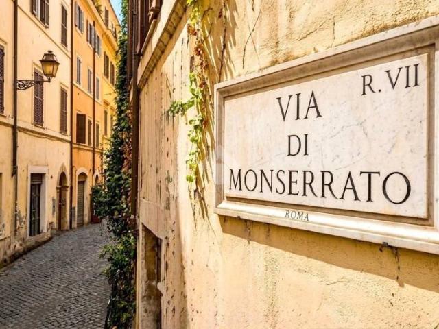 Vendesi trilocale a Roma, Via Giulia