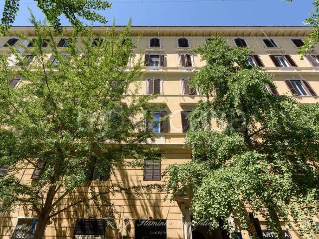 Vendesi trilocale a Roma via Fabio Massimo, 45, Prati