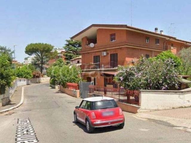 Vendesi trilocale a Roma via Francesco Azzurri, Collina delle Muse