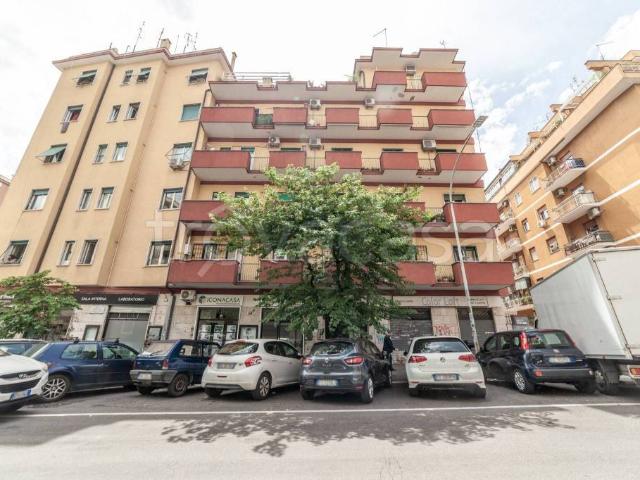 Vendesi trilocale a Roma via Sampiero di Bastelica, Pigneto