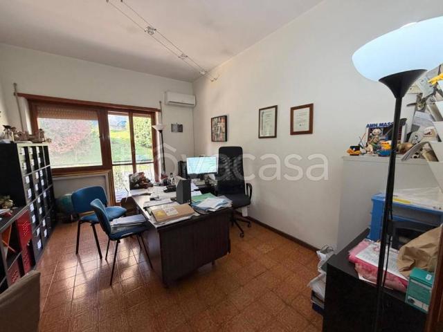 Vendesi trilocale a Roma via Santa Seconda, Casalotti